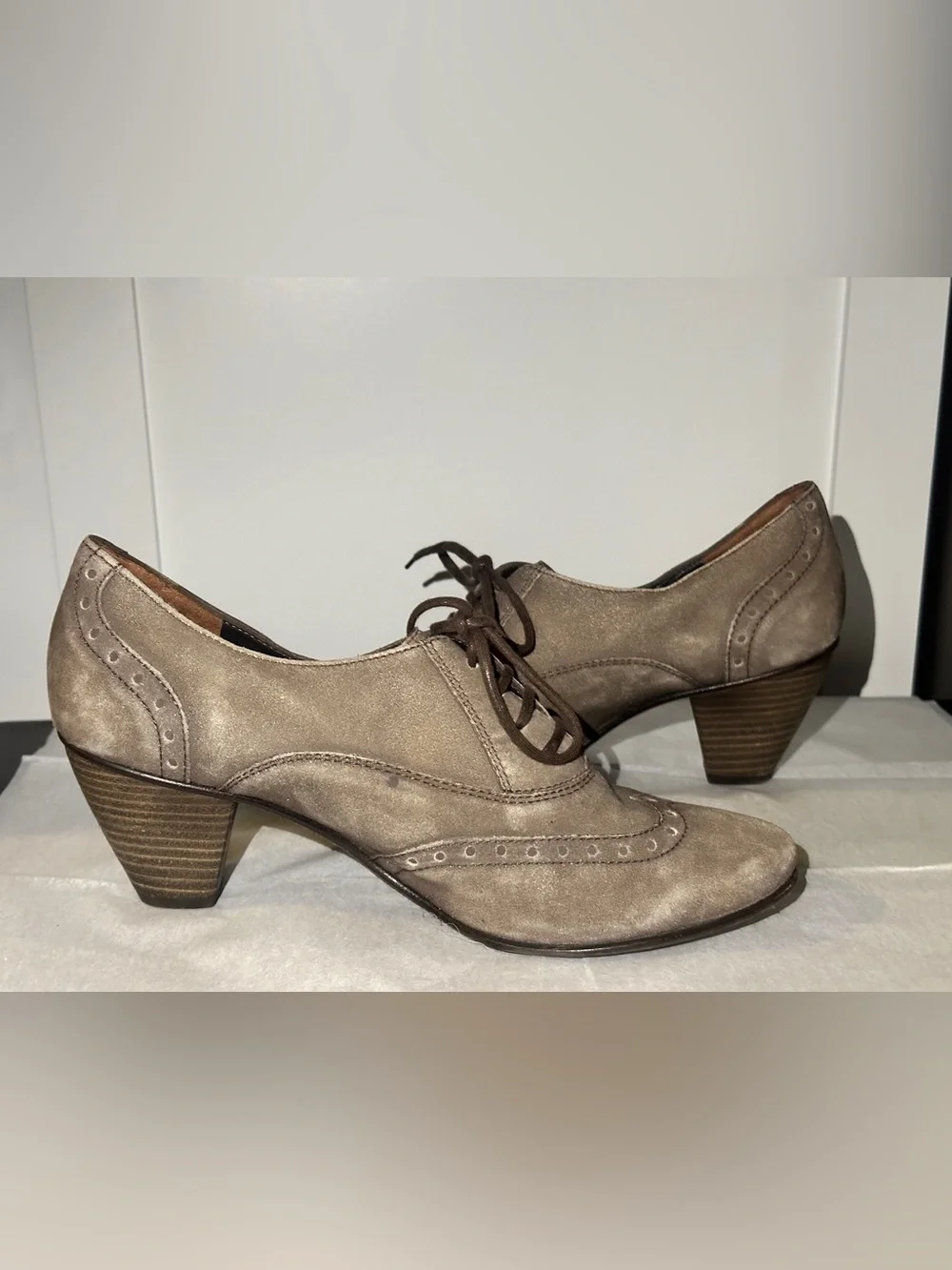 Paul Green taupe suede